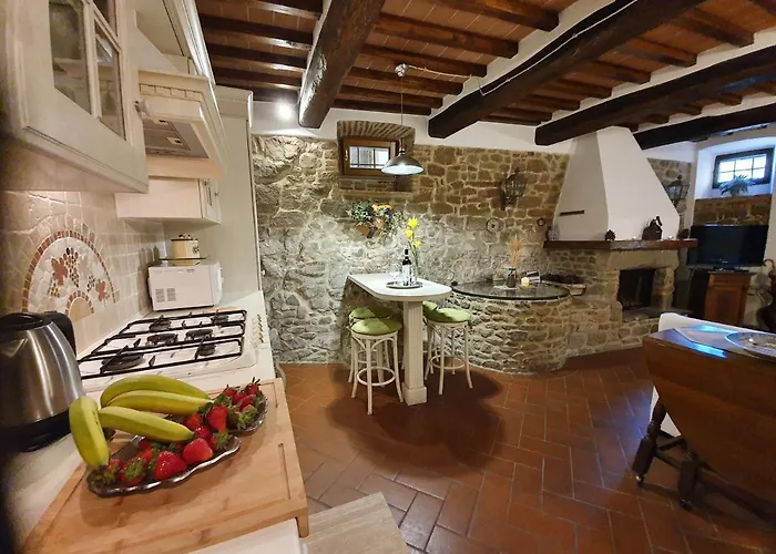 The Small Castle Nyaraló