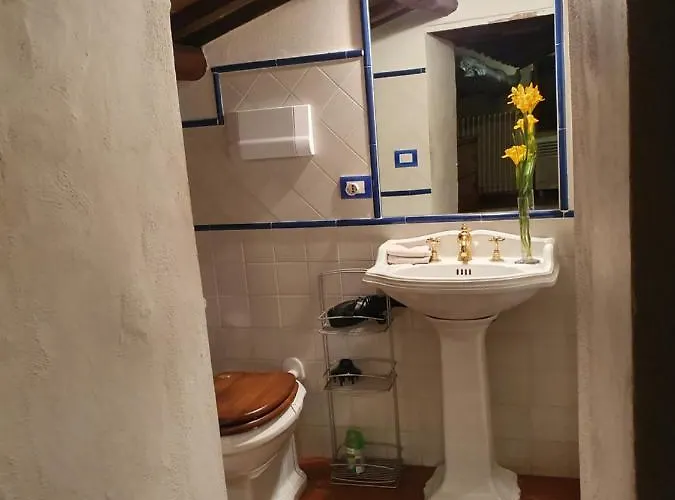 The Small Castle * קורטונה