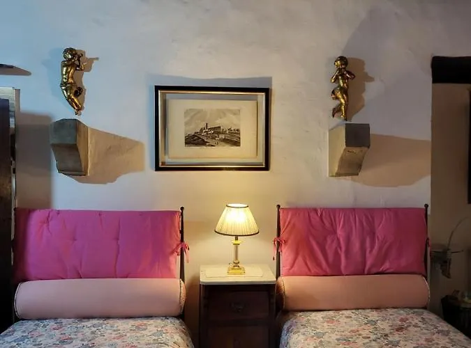 The Small Castle * קורטונה